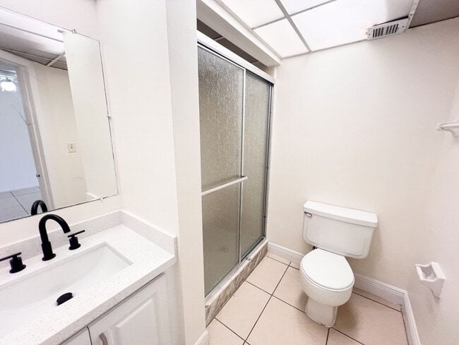 Building Photo - 7801 S Colony Cir