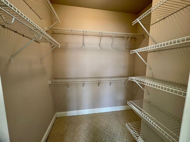 Building Photo - 2 Bedroom Townhouse in Campbell County