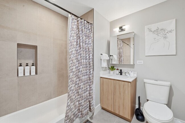 Building Photo - 6044 N Winthrop Ave