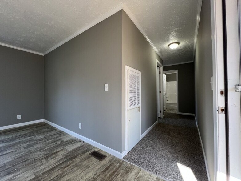 Building Photo - 300 Caseybrook Ct