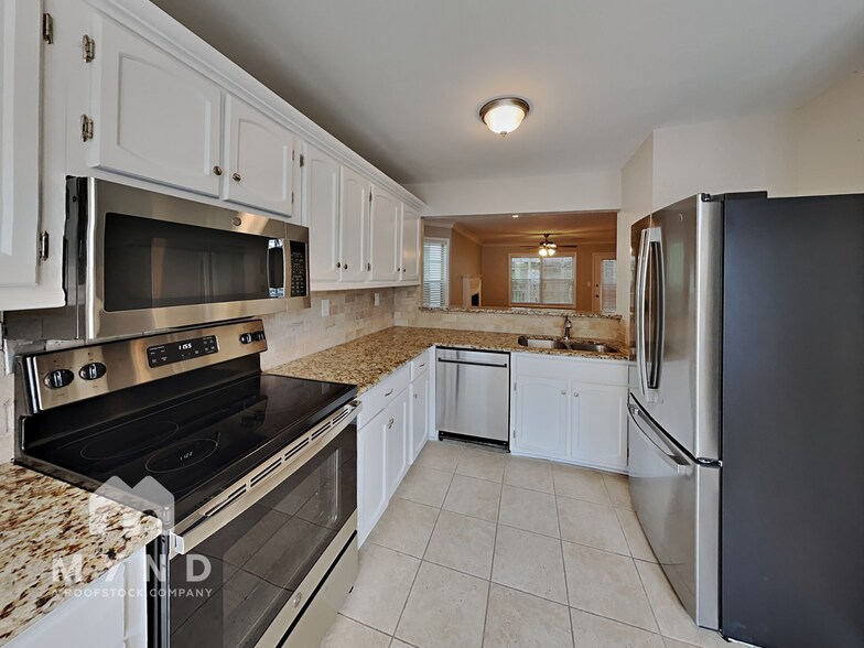Building Photo - 5210 Laurel Bridge Dr SE
