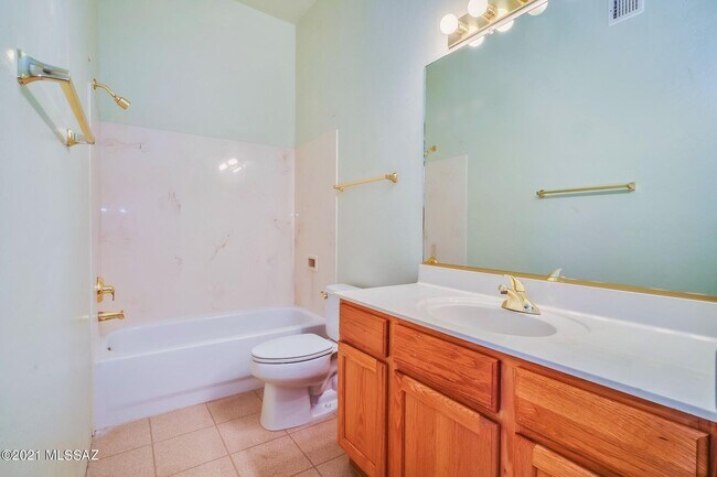 Building Photo - 2421 W Via Di Silvio