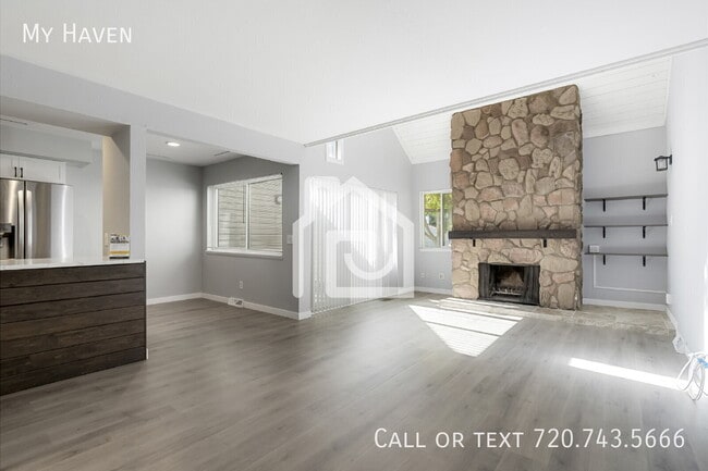Building Photo - 2618 S Xanadu Way