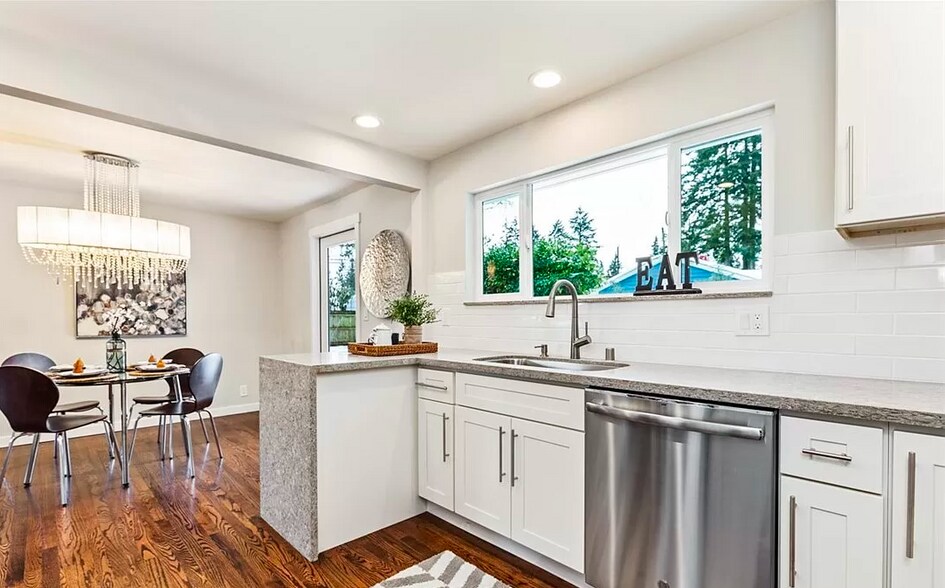 Building Photo - 1333 N 192nd St