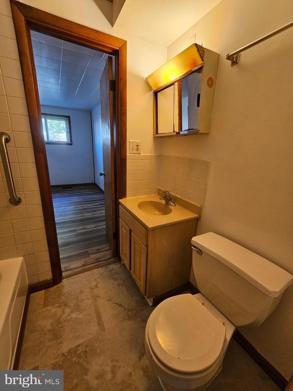 Building Photo - 303 Delaware Cir