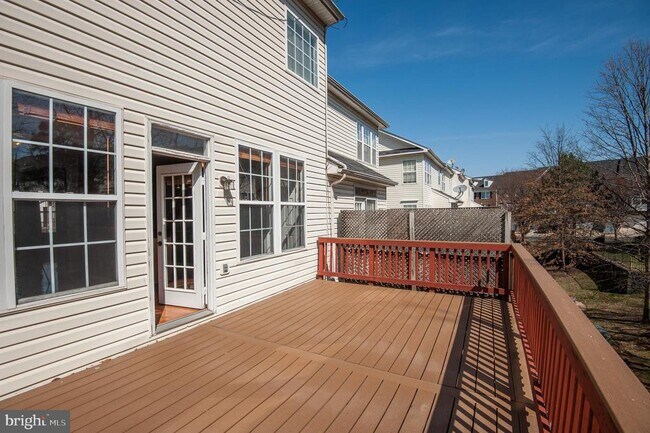 Building Photo - 18818 Silverwood Terrace