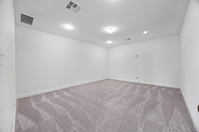 Building Photo - 567 Pecos River Xing