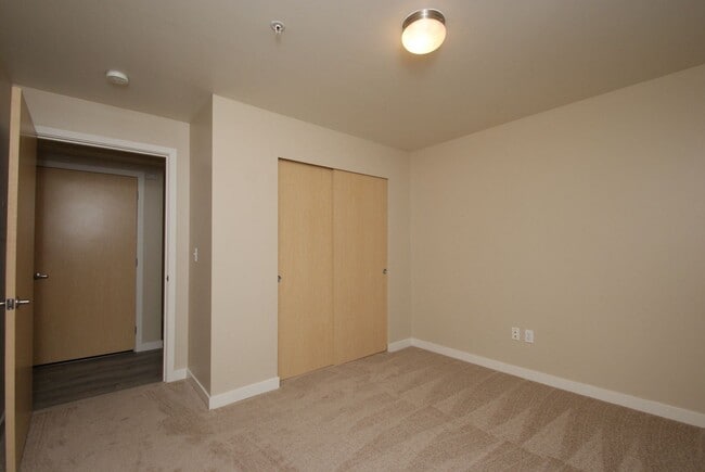 Building Photo - 4902 Aurora Ave N