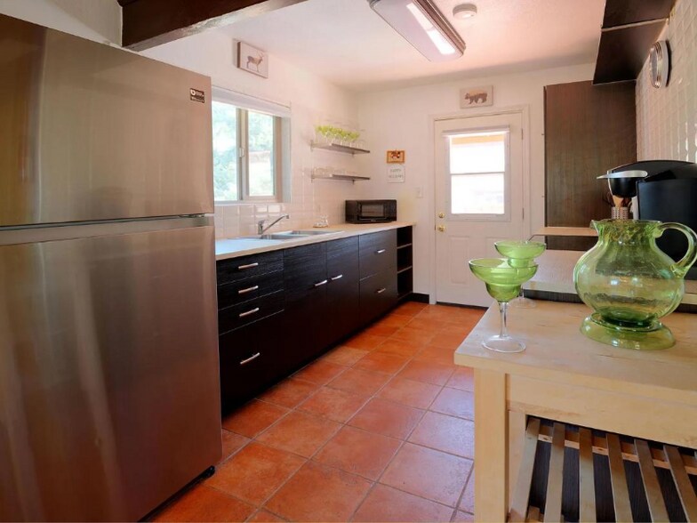 Building Photo - 15513 Live Oak Way