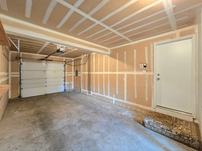 Building Photo - 7513 59th Dr NE