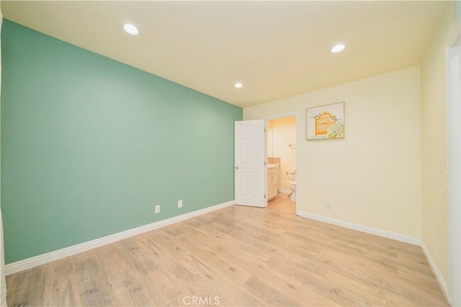 Building Photo - 6336 Marina Pacifica Dr N