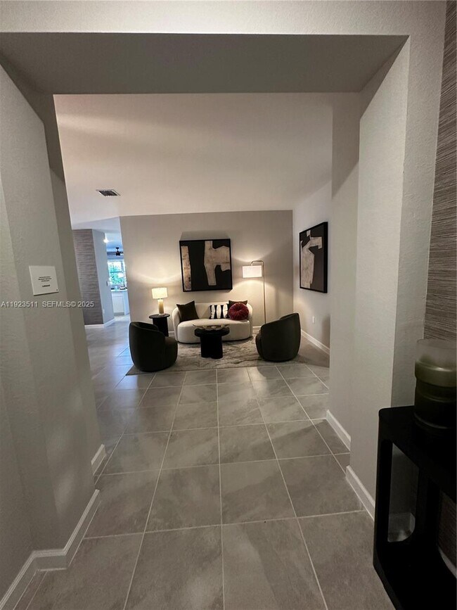 Building Photo - 2288 SE 30th St