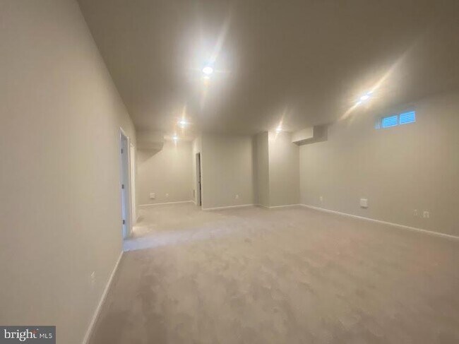Building Photo - 506 Nursery Ln