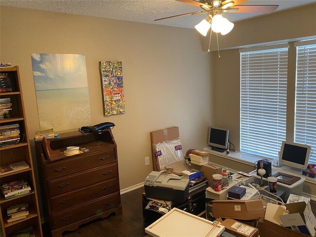 Building Photo - 1427 Bugle Run Dr
