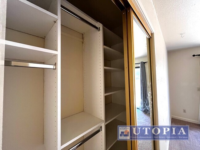 Building Photo - Charming 3 Bedroom, 2-bathroom Townhouse v...