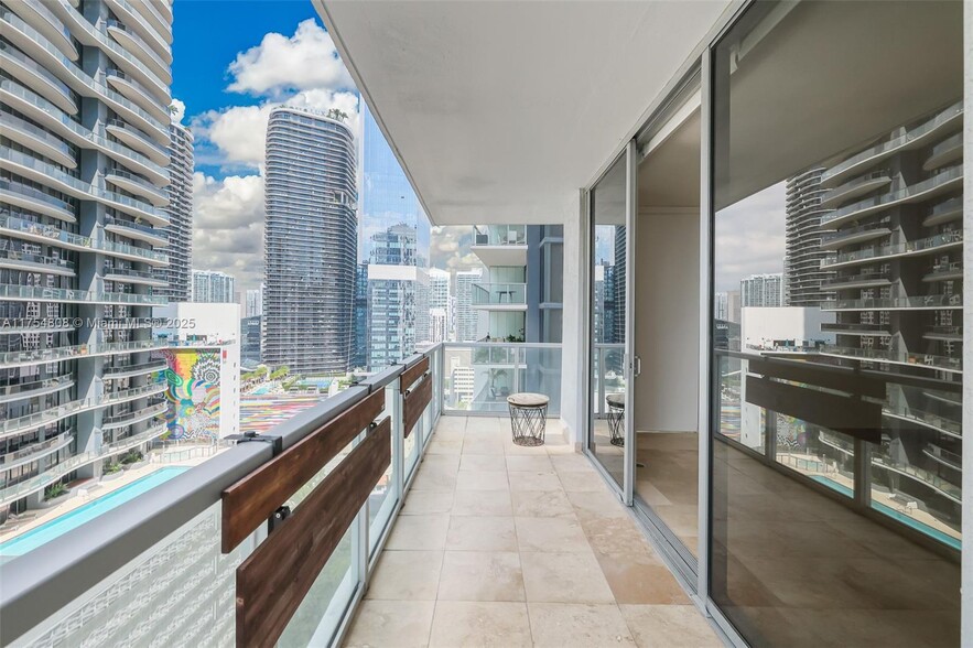 Building Photo - 1050 Brickell Ave