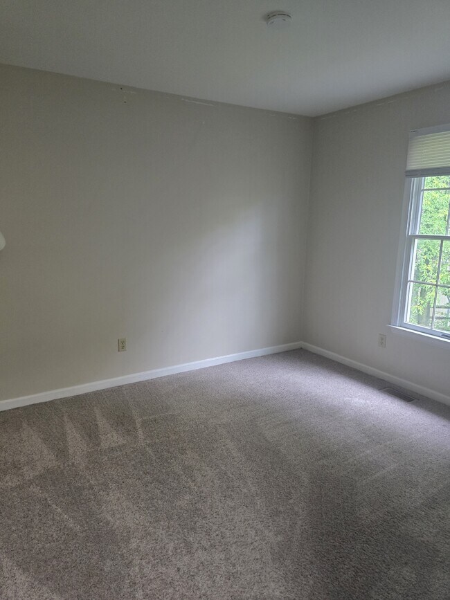 Building Photo - 26 Zanella Dr