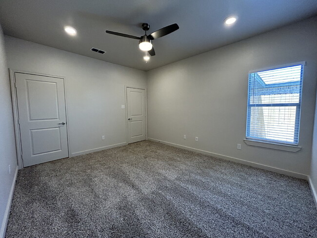 Building Photo - Brand New Duplex in Frenship East!