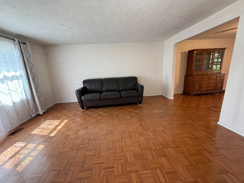 Building Photo - 100 Grouse Ct