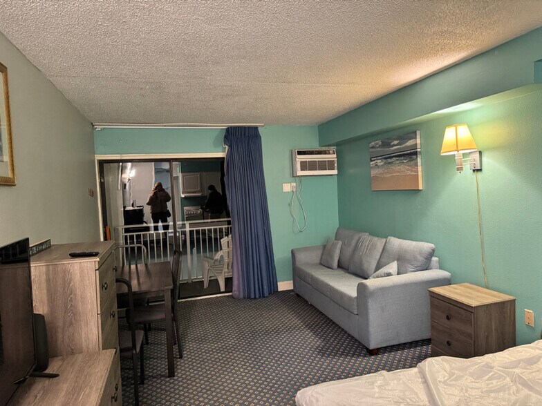 Building Photo - 1207 S Ocean Blvd