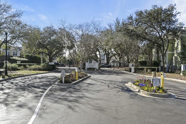 Building Photo - 1811 Chatelain Way