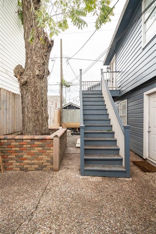 Building Photo - 605 Cottage St