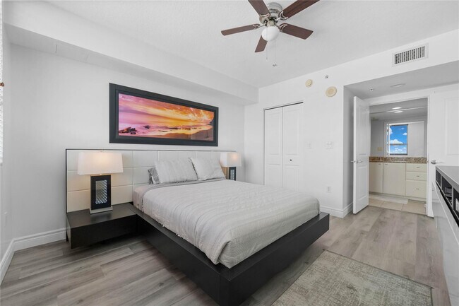 Building Photo - 610 W Las Olas Blvd