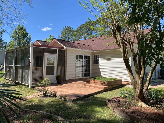 Building Photo - 472 Shellbank Dr