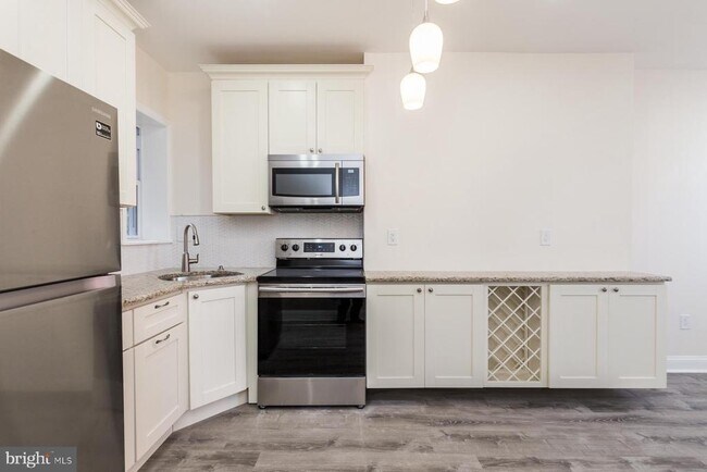 Building Photo - 537 N 33rd St