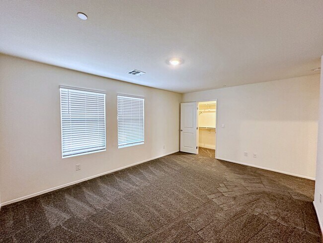 Building Photo - 1 MONTH FREE RENT* 3 BEDROOM TOWNHOUSE LOCATED IN INSPIRADA