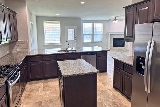 Building Photo - 1608 Bandolier Dr