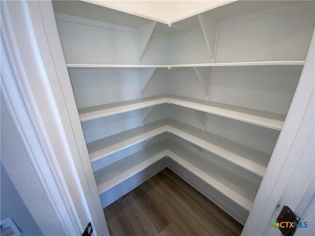 Building Photo - 2212 Clove Ct