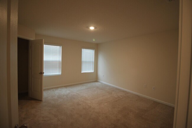 Building Photo - 7695 Legacy Trl
