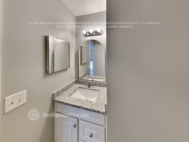 Building Photo - 612 Creekfront Dr