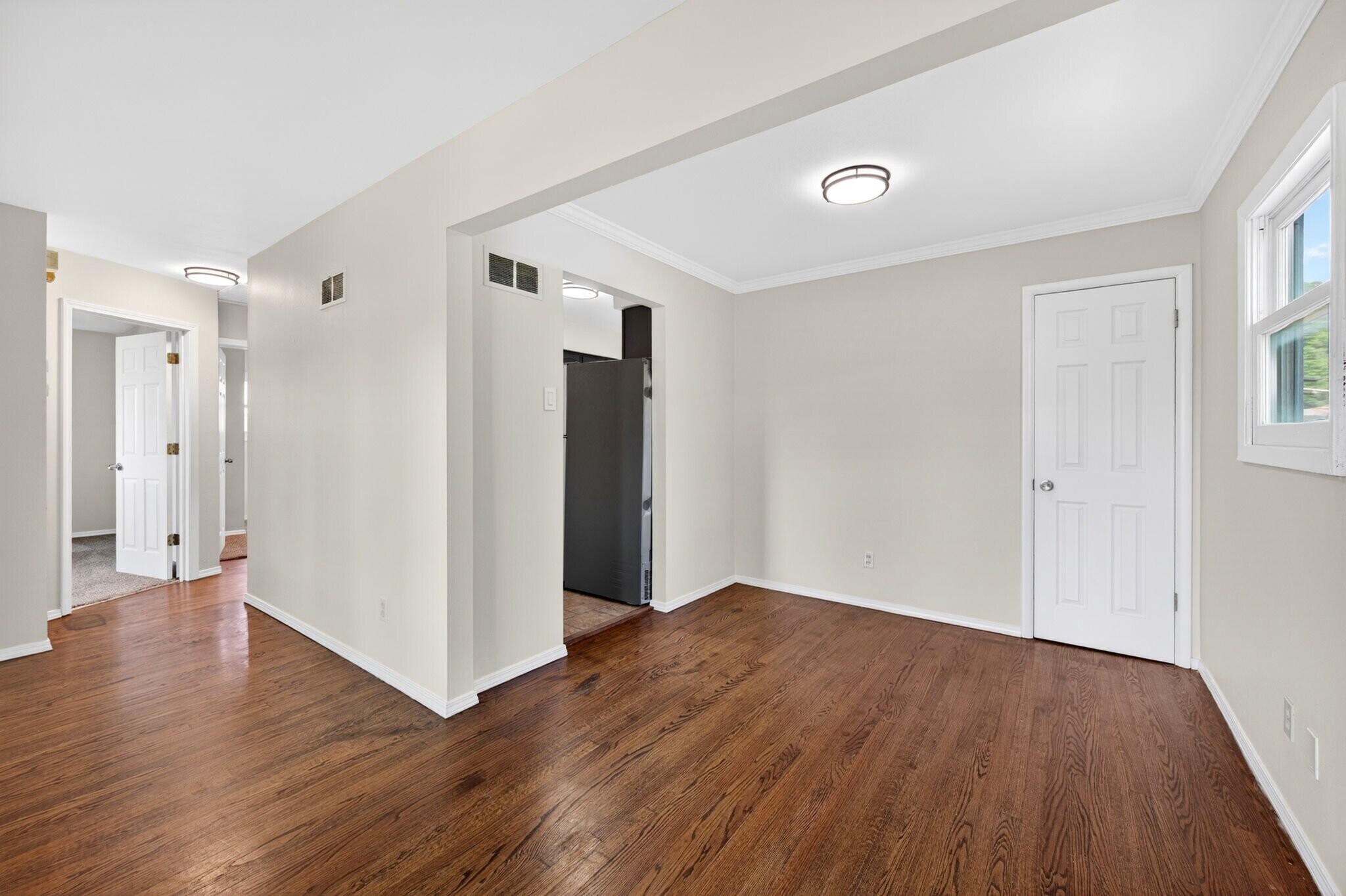 Building Photo - 3945 Crosby Dr