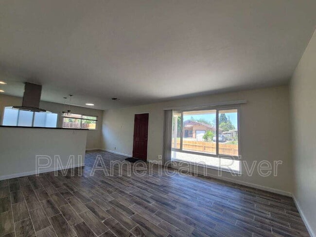 Building Photo - 881 Beardsley Dr