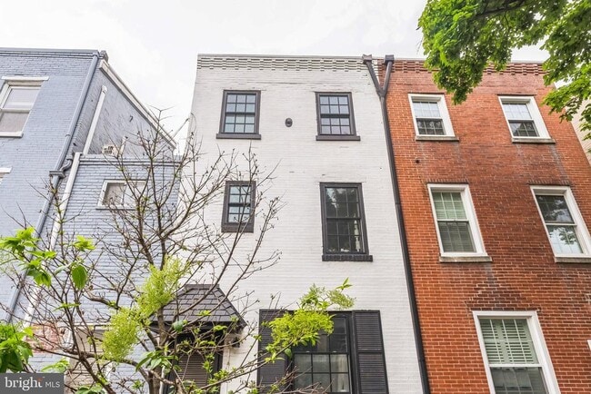 Building Photo - 420 S 24th St