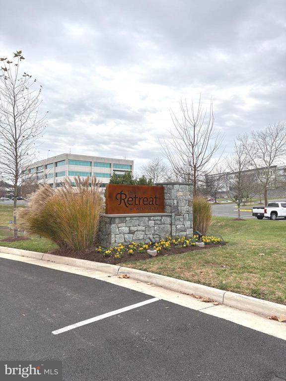 Building Photo - 5266 Ridgeview Retreat Dr