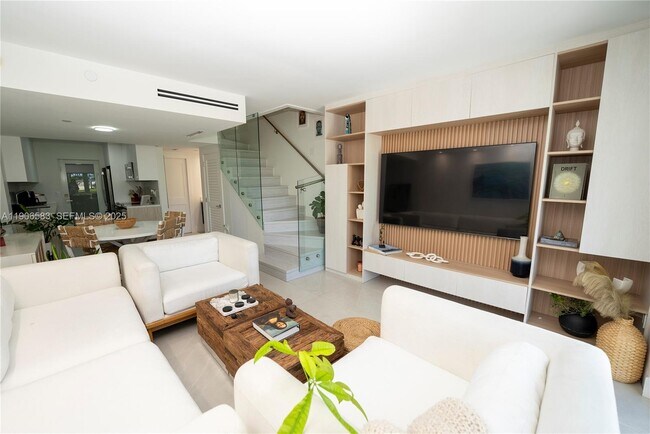 Building Photo - 881 Ocean Dr