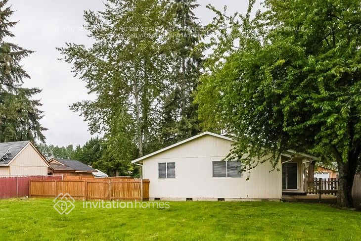 Building Photo - 15605 120th Ave E