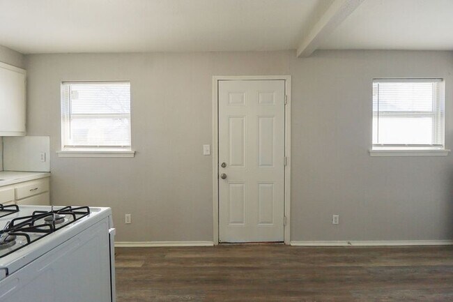 Building Photo - 535 S 39th W Ave