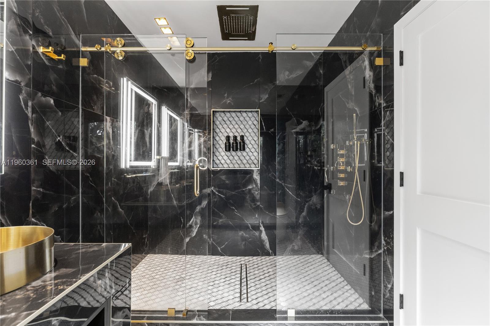 Building Photo - 63 SW 31st Rd