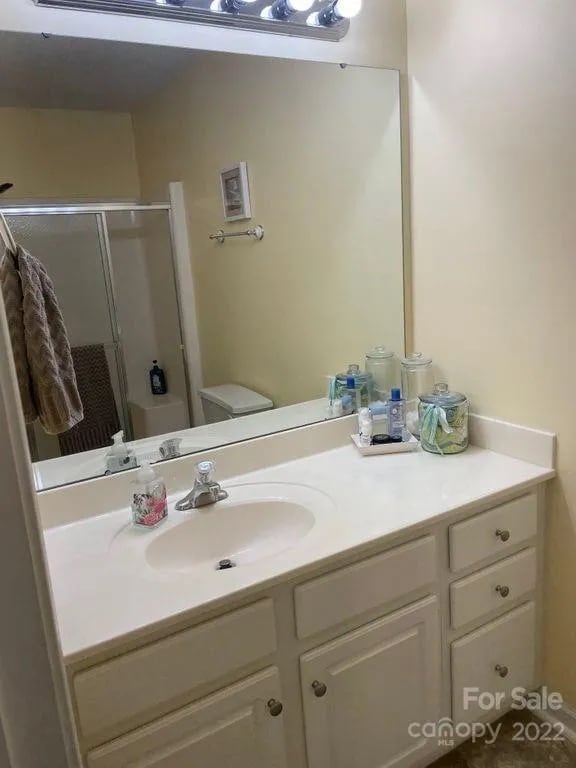 Building Photo - Room in House on Meadowcreek Village Dr