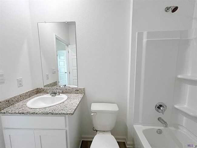 Building Photo - 4 Bedroom House NEAR LSU - Hunters Trace- ...