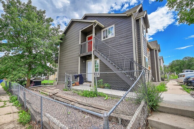 Building Photo - 1051 Mazatlan Cir