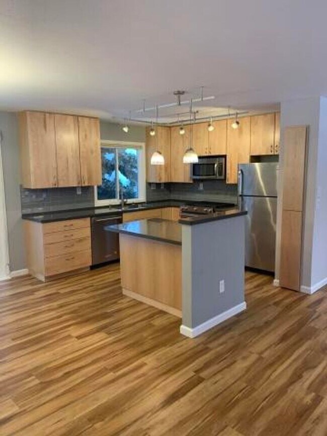 Building Photo - 4010 Crosson Dr