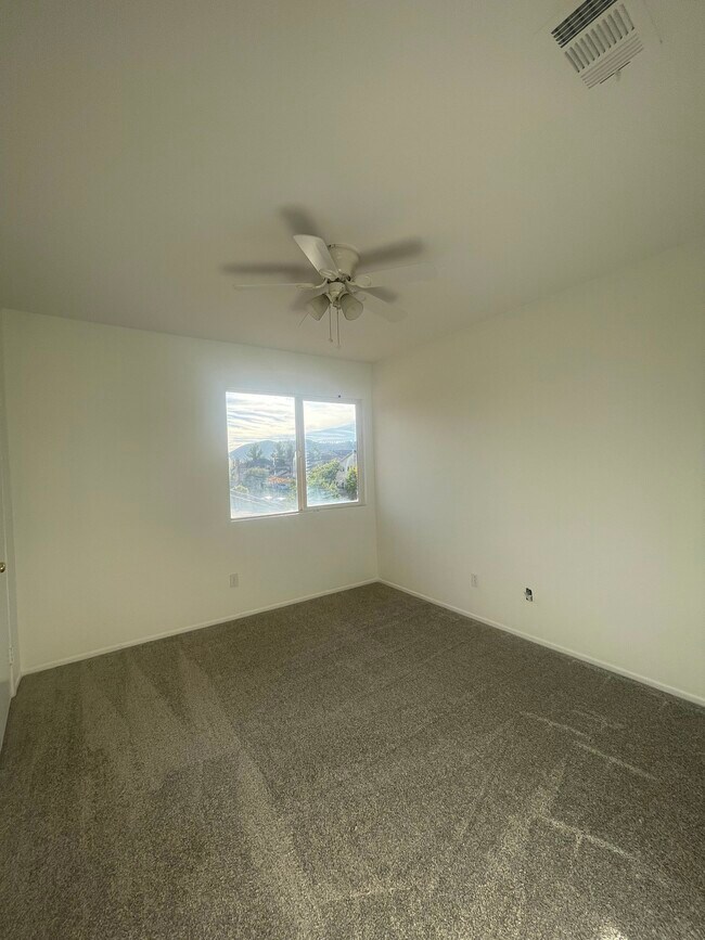 Building Photo - Hollyhock St