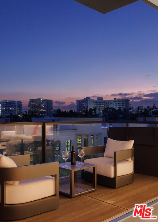 Building Photo - 8899 Beverly Blvd