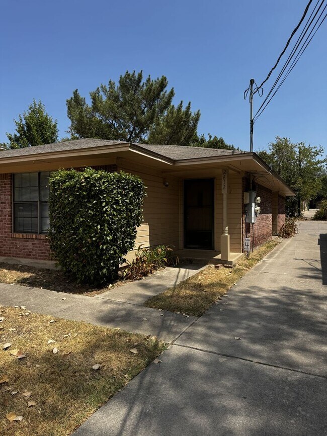 Building Photo - 2614 Bolivar St
