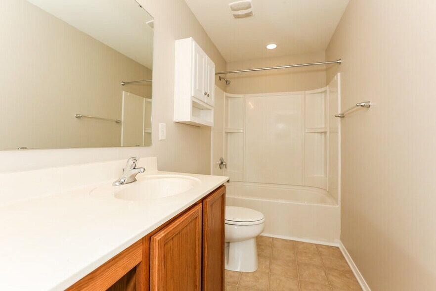 Building Photo - 9924 Rocky Ford Club Rd